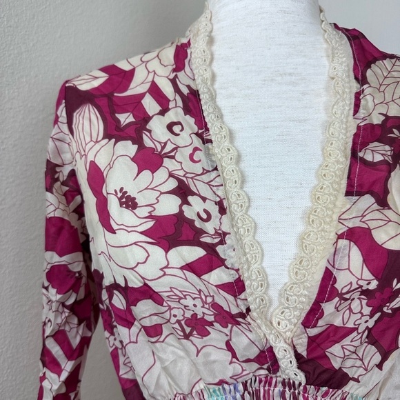 Johnny Was 100% Silk Floral Boho Tunic Blouse
Red and Cream Size XS - Picture 2 of 9